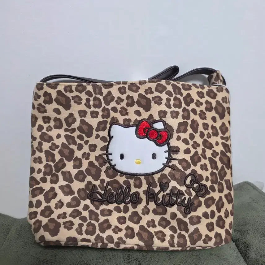 [BUNJANG] Hello Kitty Leopard Crossbody Bag / 헬로키티 레오파드 크로스백