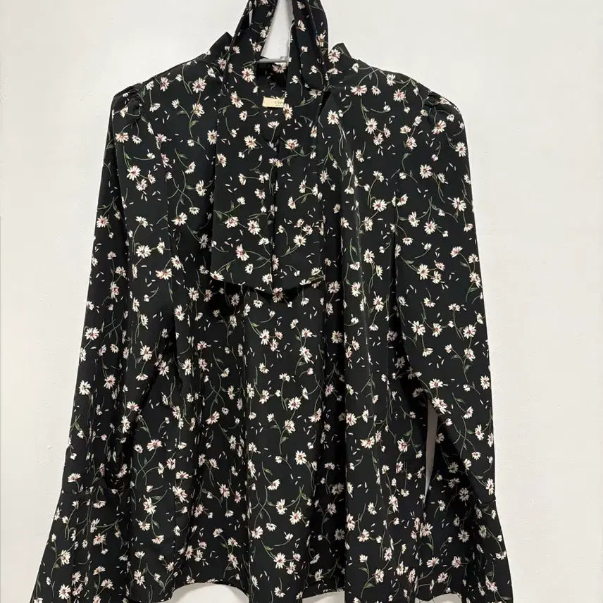 [BUNJANG] Flower Tie Blouse / 플라워 타이 블라우스