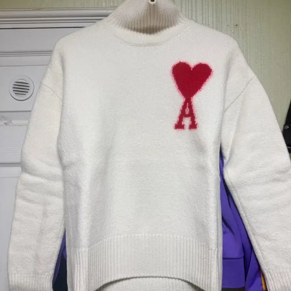[BUNJANG] AMI Heart Logo Knit White / 아미 넥 니트 화이트 방패합니다