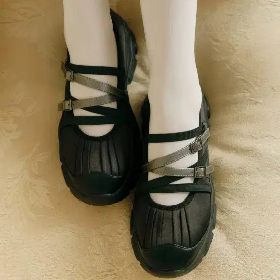 [BUNJANG] JILLSTUART New York Strap Platform Sneakers Black / 질바이질스튜어트 스트랩 플랫폼 스니커즈 225 (블랙)