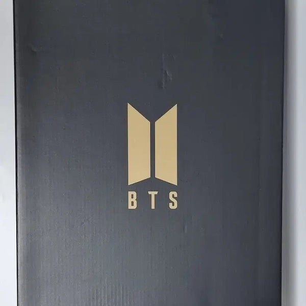 [BUNJANG] BTS (Bangtan Boys) Merch Box 8 Bundle Set / 방탄소년단 머치박스 8 일괄