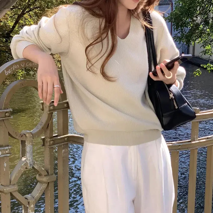 [BUNJANG] Mariround V-Neck Knit / 메리어라운드 브이넥 니트