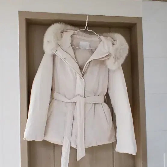 [BUNJANG] Roem Down Padded Coat Ivory M Size / (3일 입음)M사이즈 아이보리 로엠 오리털 덕다운 패딩