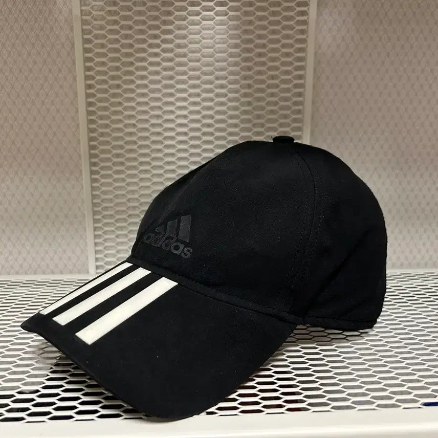 [BUNJANG] Adidas C40 Climacool Light Ball Cap Black / 아디다스 C40 클라이마 라이트 볼캡 블랙