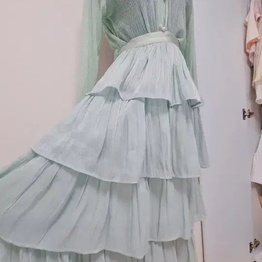 [BUNJANG] Mint Satin Tiered Skirt / 교신 민트색 새틴 캉캉 스커트 휴양지 바캉스