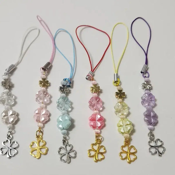 [BUNJANG] Four-Leaf Clover Bead Strap / 네잎클로버 비즈 스트랩