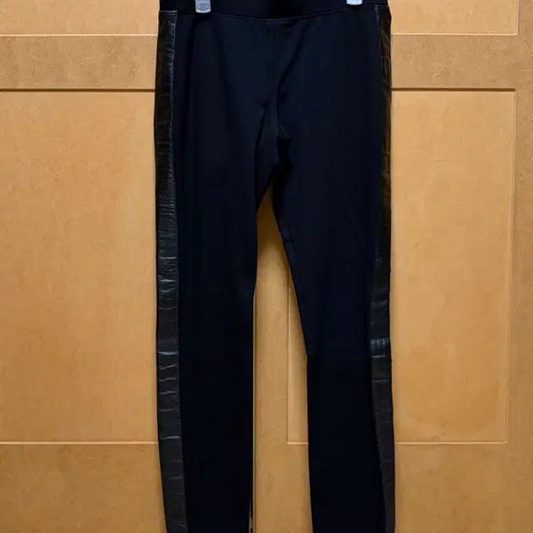 [BUNJANG] DKNY Black Leather Accented Slacks / DKNY 블랙 가죽 배색 슬랙스