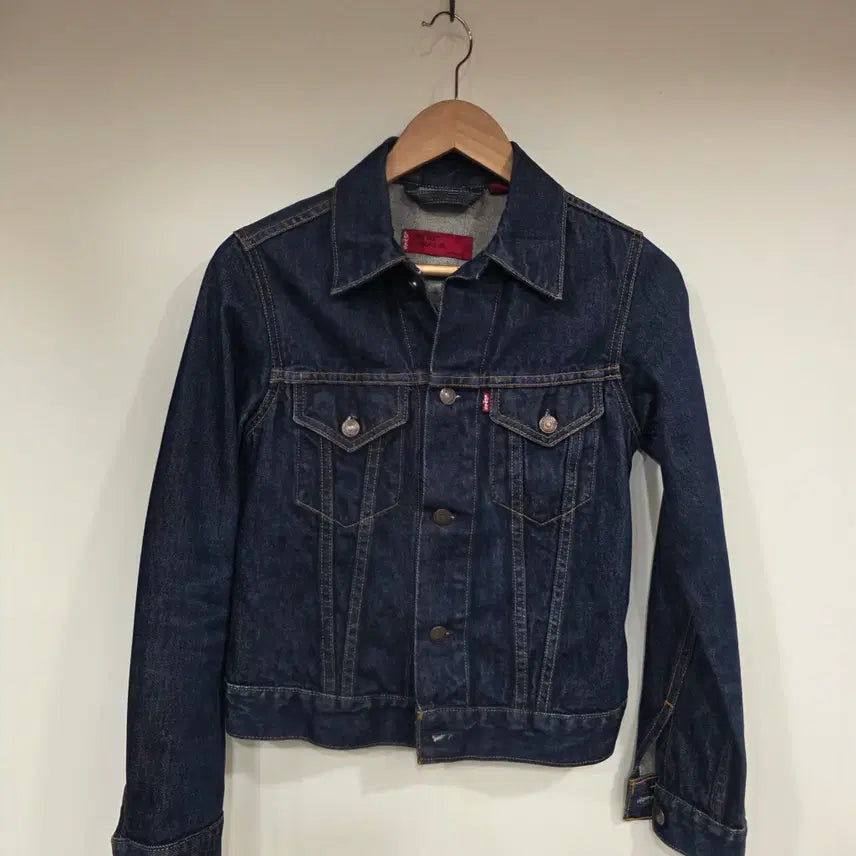 [BUNJANG] Levi's Women's Red Tab Denim Trucker Jacket / 리바이스(Levi's) 여성용 레드탭 데님 트러커 자켓