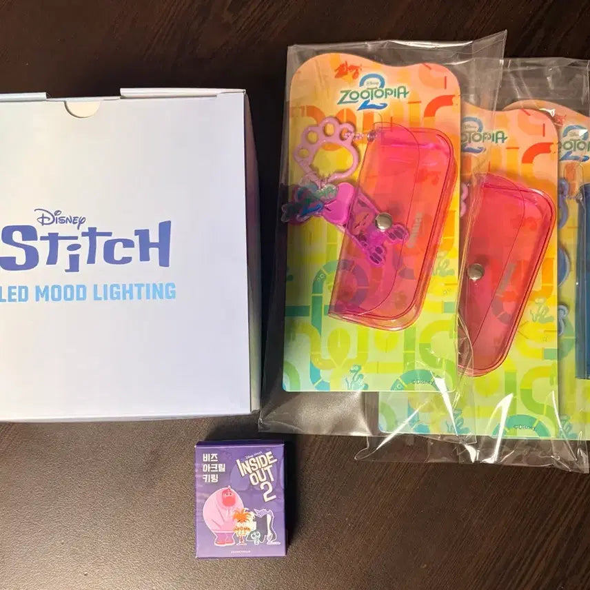 [BUNJANG] Disney Stitch LED Mood Light, Zootopia Pouch Bundle Set / 디즈니 관련 굿즈 일괄