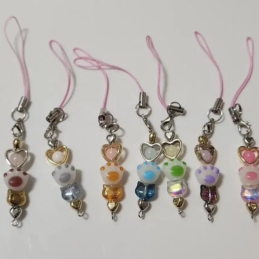 [BUNJANG] Cat Paw Heart Bead Strap / 냥발 하트 비즈 스트랩