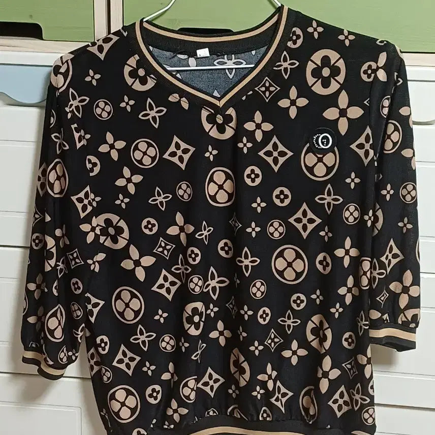 [BUNJANG] Luxury Style Patterned Women's Blouse (Size 66-77) / 66~77 명품스타일  패턴 여성 의류