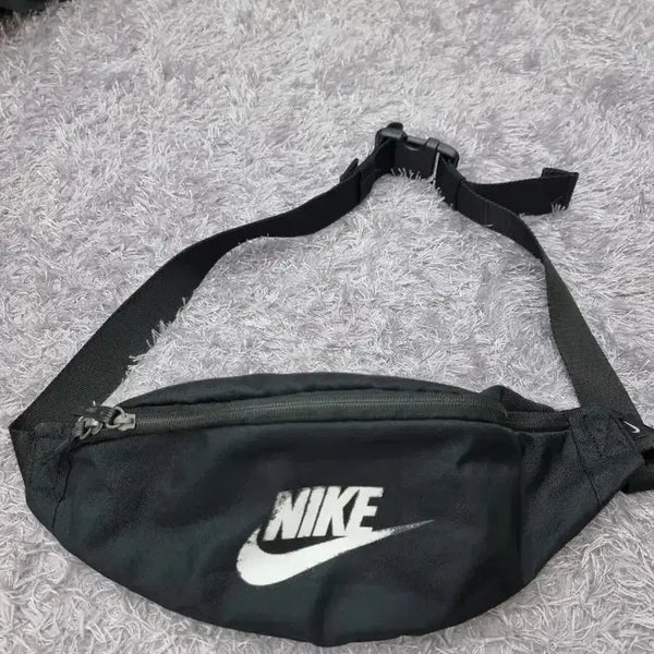[BUNJANG] Nike Sling Bag Hip Pack Black / 나이키 슬링백 힙색 블랙