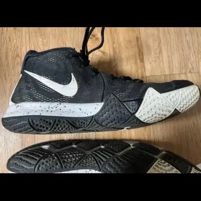 [BUNJANG] Nike Kyrie 4 "Monarch" Black White / 카이리 4 검흰 제품 판매합니다