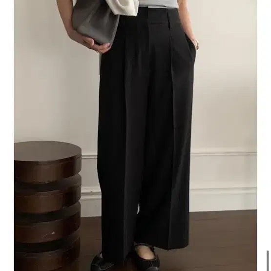[BUNJANG] Bowen Poshe Tuck Slacks Black M / 보웬 포쉬 턱 슬랙스 블랙m