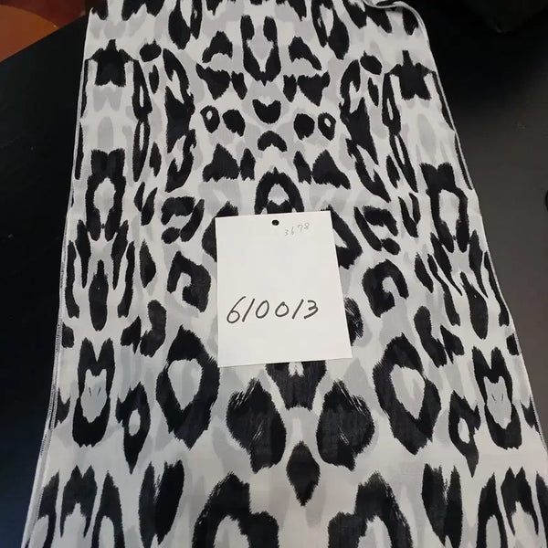 [BUNJANG] Leopard Pattern Scarf Shawl / 레오파드 패턴 스카프 숄  봄가을       610013