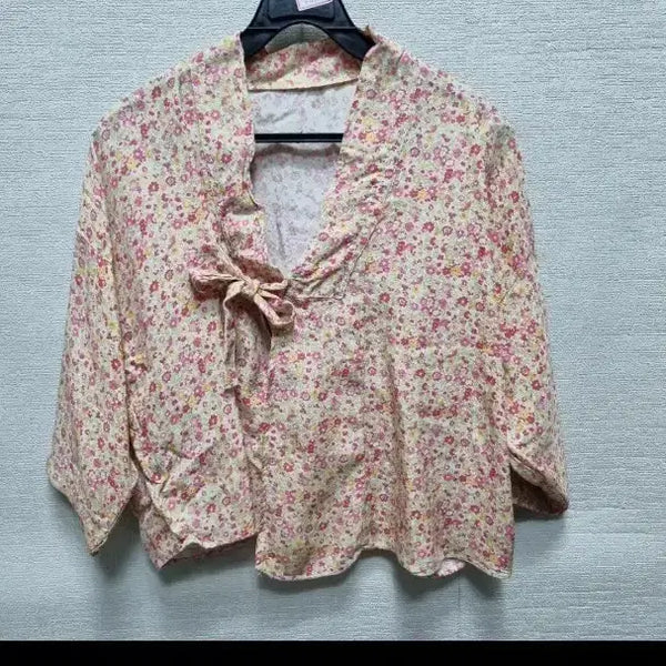 [BUNJANG] Women's Rayon Wrap Blouse with Floral Pattern / y455 인견 랩 블라우스