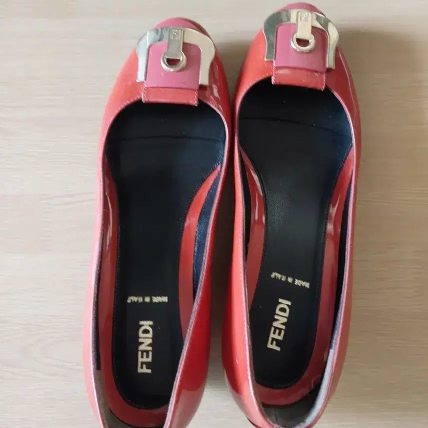 [BUNJANG] Fendi Mule Flat Shoes Red / 펜디 뮬 플랫 슈즈 레드