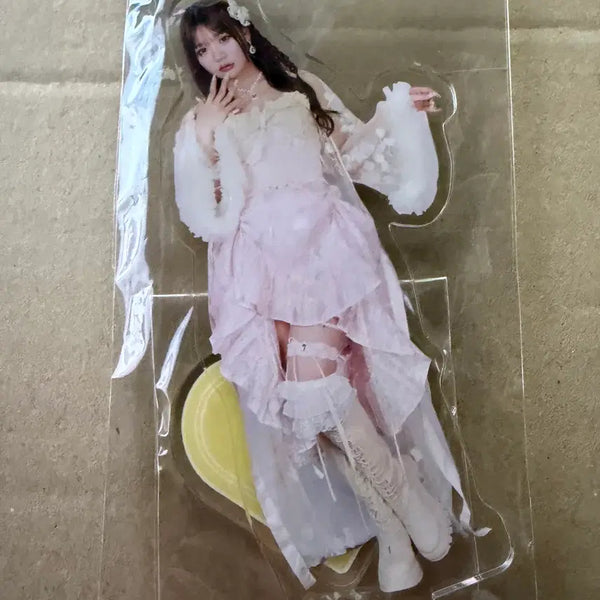 [BUNJANG] Furusawa Lisa Acrylic Stand / 후루사와 리사 아크스타