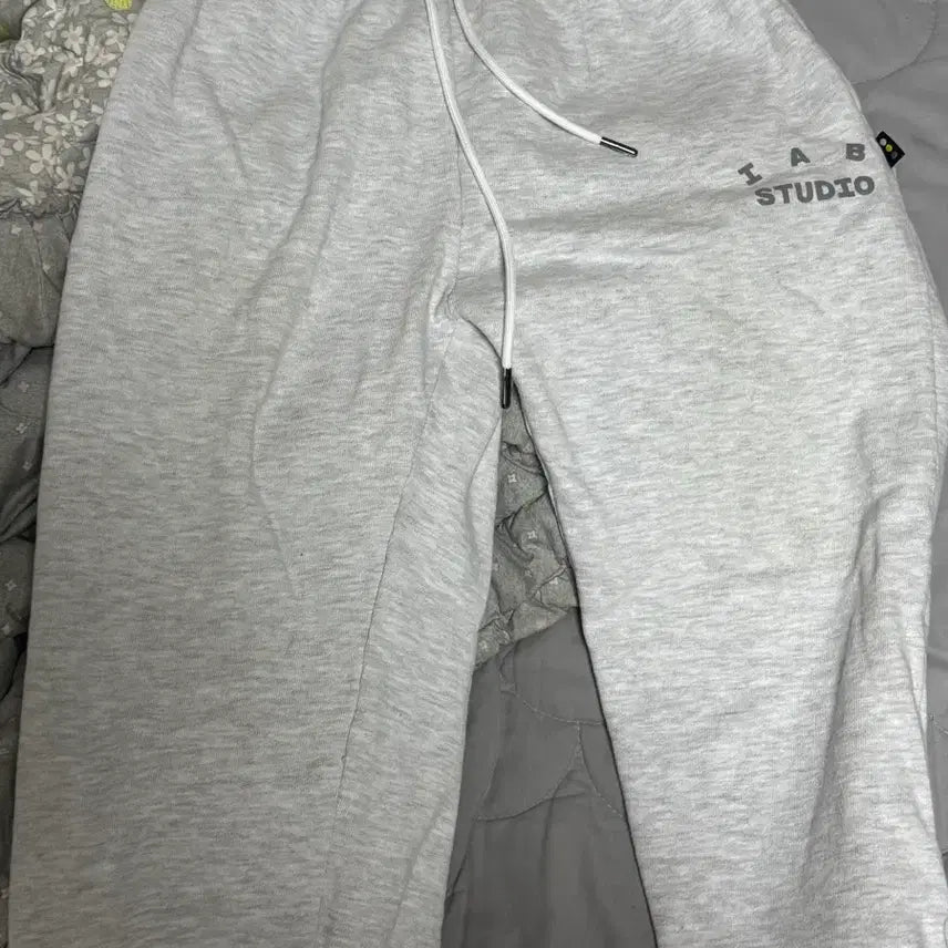 [BUNJANG] IAB STUDIO Training Pants Grey / IAB STUDIO 트레이닝 팬츠 그레이