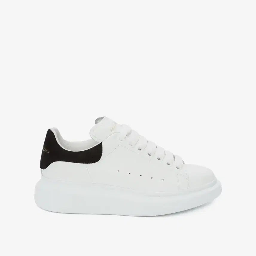 [BUNJANG] Alexander McQueen Oversized Sneakers White/Black / (W) 알렉산더 맥퀸 오버사이즈드 스니커즈 화이트 블랙