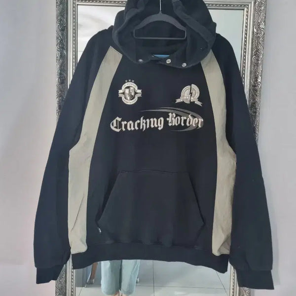 [BUNJANG] Compagno Cracking Snap Raglan Hoodie M / 꼼파뇨 크래킹 스냅 레글런 후드티 M (55 66/95)