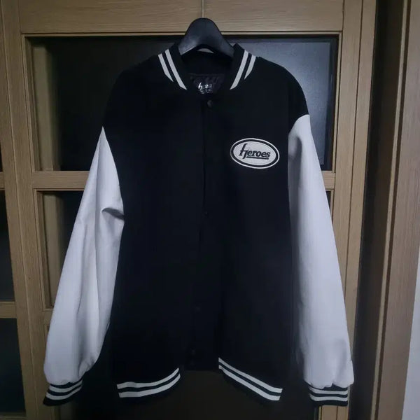 [BUNJANG] Heroes Baseball Jacket Black/White Size 100 / 히어로즈 야구 점퍼 블랙/화이트 100