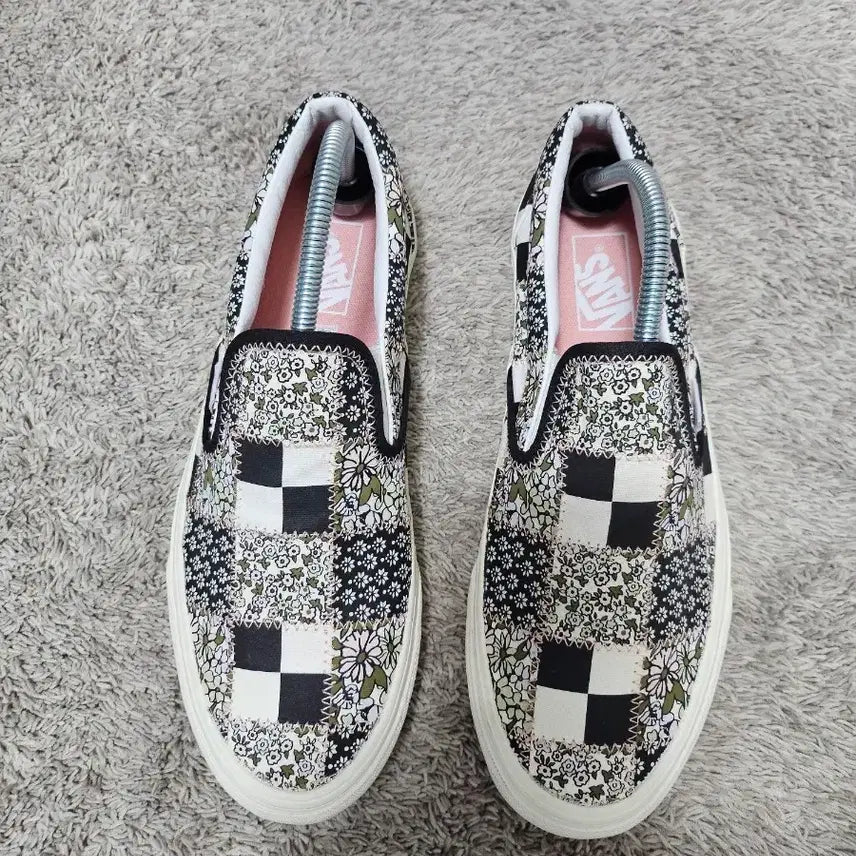[BUNJANG] Vans Classic Slip-On Patchwork Floral Sneakers / 반스 스폐셜 클래식 슬립온 패치워크 플로랄 275 새제품