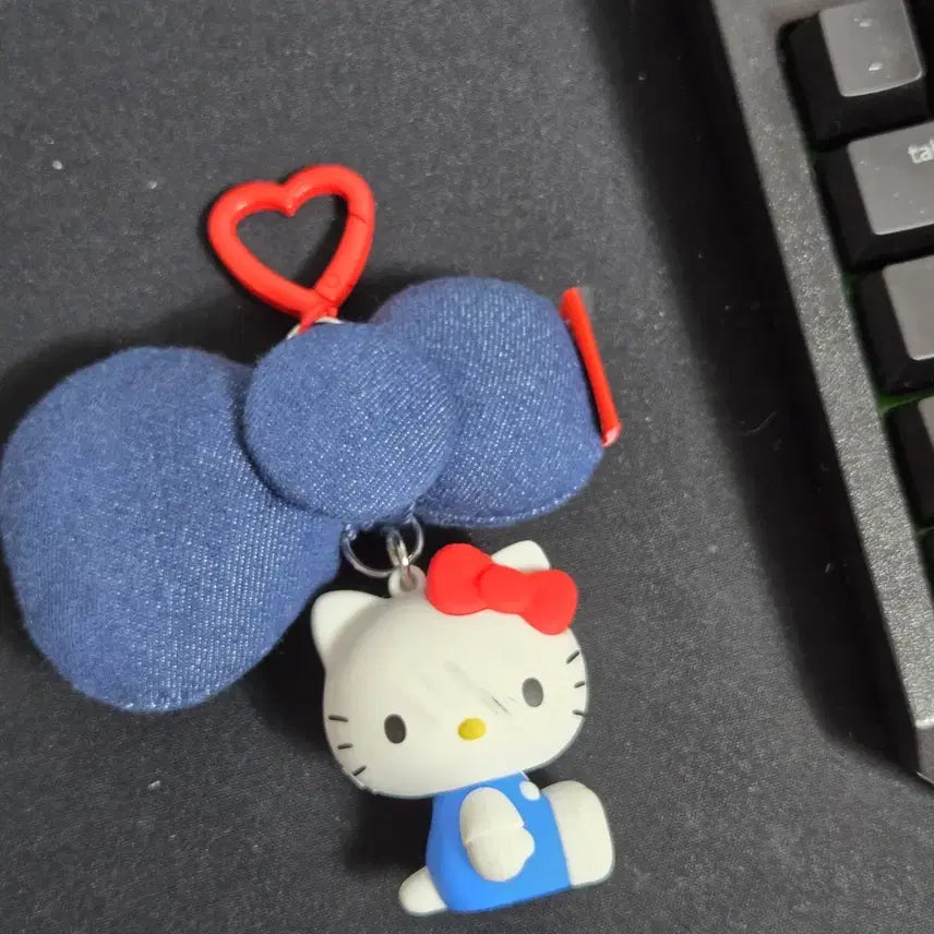 [BUNJANG] Hello Kitty Keychain / 헬로키티 키링