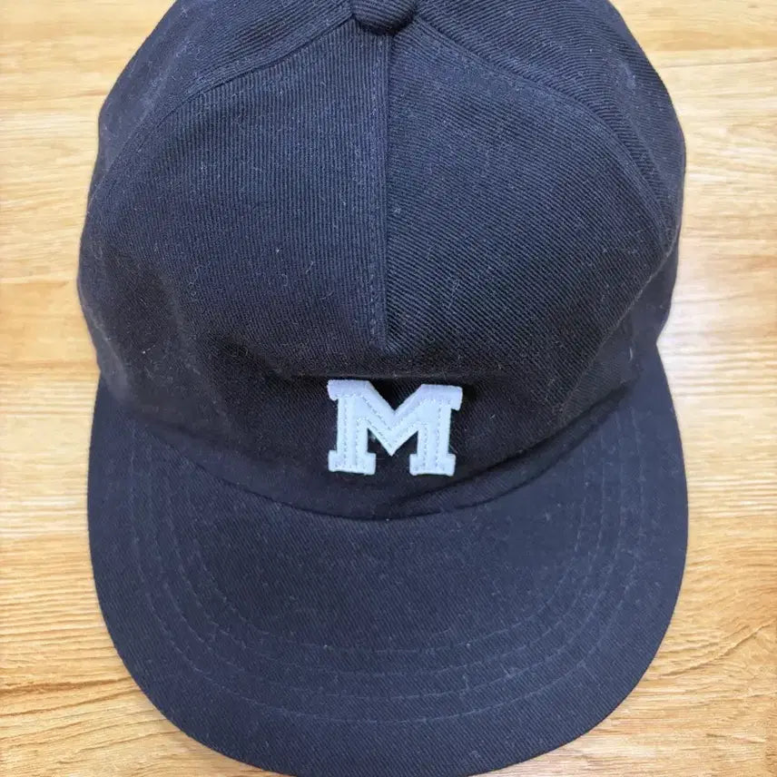 [BUNJANG] Black M Logo Ball Cap Hat / 블랙 M 로고 볼캡 모자