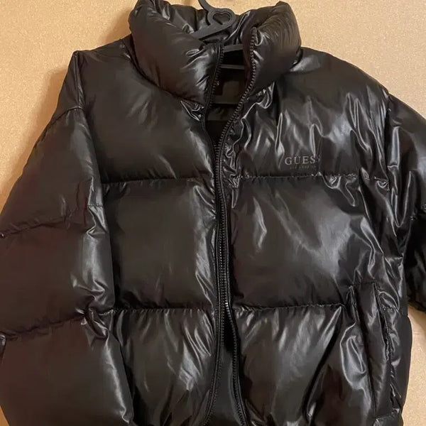 [BUNJANG] Guess Padded Jacket / 게스 패딩