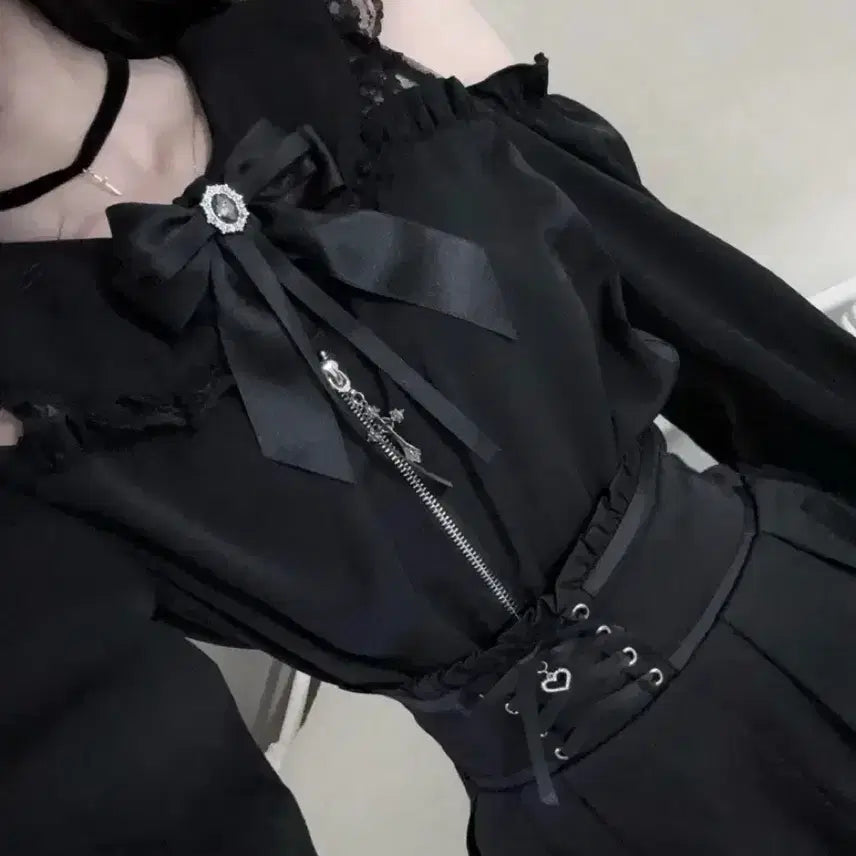 [BUNJANG] Mars Off-Shoulder Blouse Black / 마즈 오프숄더 블라우스 블랙