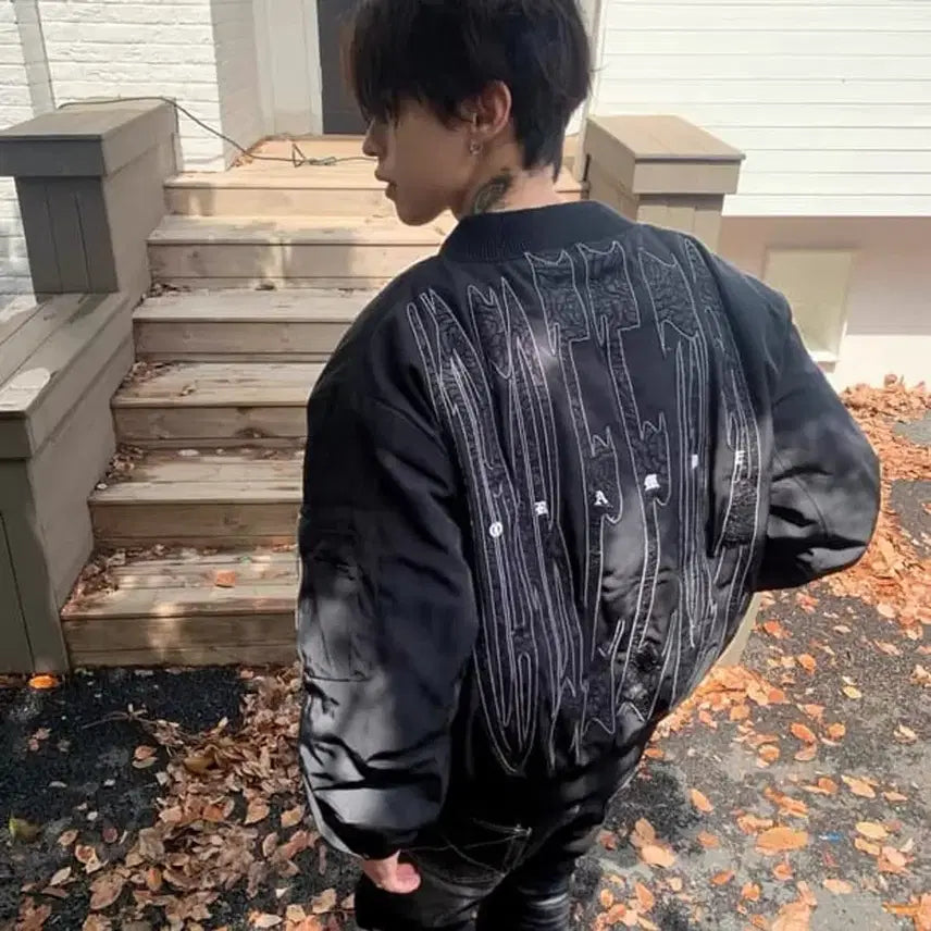 [BUNJANG] Lettering Embroidery Rib Bomber Jacket / 등판 레터링 자수 립 봄버 자켓