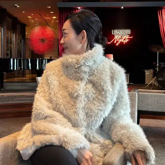 [BUNJANG] Delicious Blanc Fur Jacket (New) / 딜리셔스블랑 퍼 자켓(새상품) 오늘만 판매