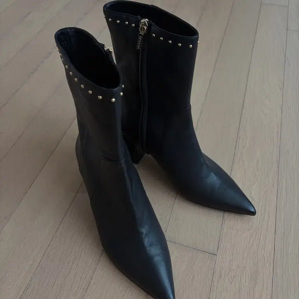 [BUNJANG] Escada Studded Pointed Toe Ankle Boots / 에쓰카다 앵글 부츠