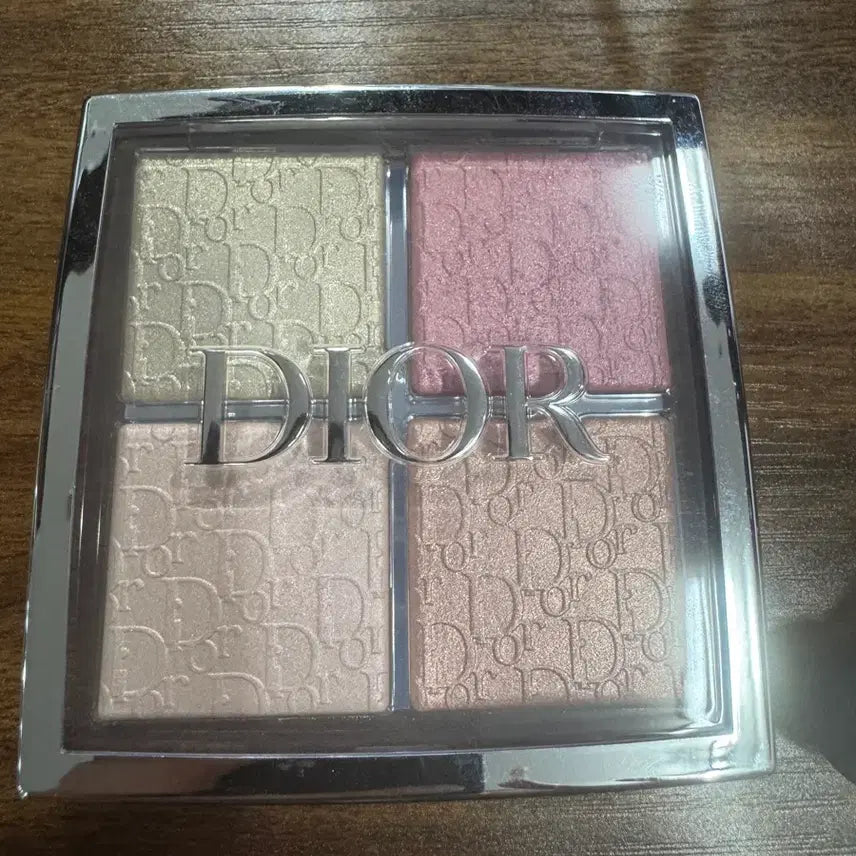 [BUNJANG] Dior Backstage Glow Rose Gold (Old Version) / 구버전)디올 백스테이지 글로우 로즈골드