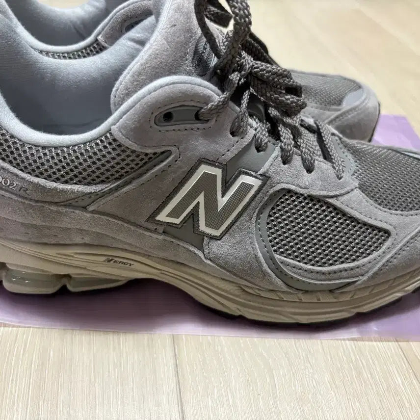 [BUNJANG] New Balance 2002R Grey Sneakers / 뉴발란스 2002r 그레이 팝니다
