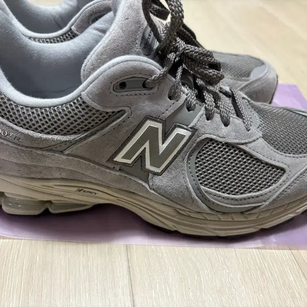 [BUNJANG] New Balance 2002R Grey Sneakers / 뉴발란스 2002r 그레이 팝니다