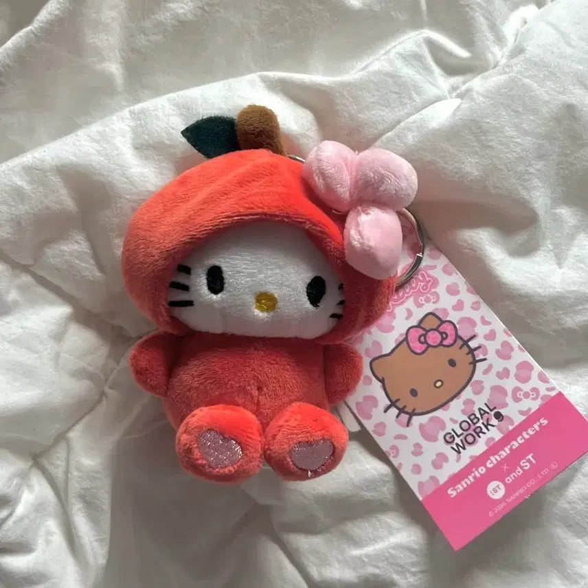 [BUNJANG] Hello Kitty Apple Hat Charm / 사과 모자 키티 인형 키링 (단품)