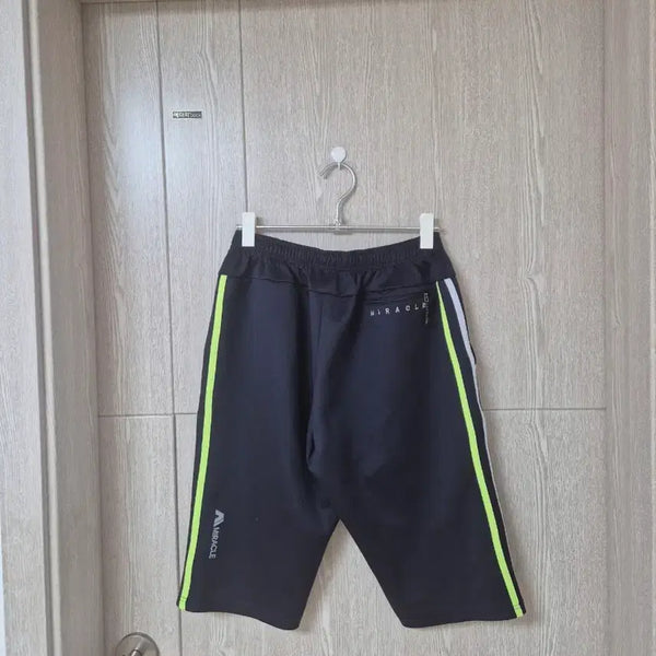 [BUNJANG] Navy Training Shorts (Size 28) / 28) 네이비 트레이닝 반바지