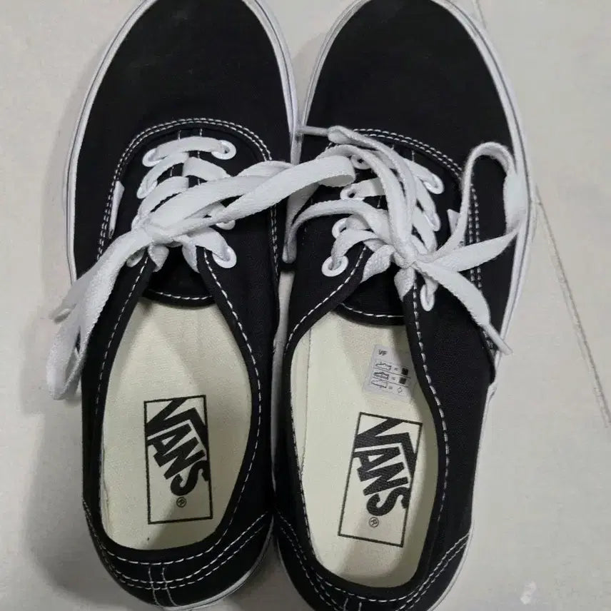[BUNJANG] Vans Authentic Vault Black 240mm Sneakers / 반스 어센틱 볼트 240 블랙