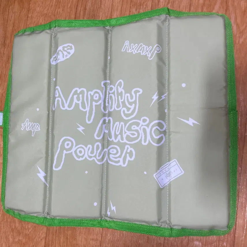 [BUNJANG] AxMxP Music Show Foldable Cushion / 에이엠피 음방 역조공 접이식 방석 양도 AxMxP 데뷔 앨범