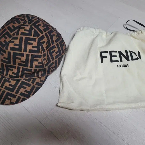 [BUNJANG] Fendi FF Logo Baseball Cap / (예약)정품 펜디 FF로고 볼캡팝니다
