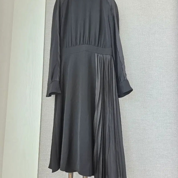 [BUNJANG] Ab.plus Pleated Long Dress / ab.plus 옆플리츠 롱원피스