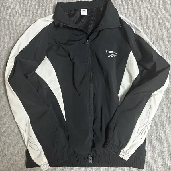 [BUNJANG] Reebok Windbreaker Jacket / 리복 바람막이