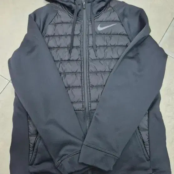 [BUNJANG] Nike Black Hooded Zip-Up Jacket / 나이키 후드 집업 블랙