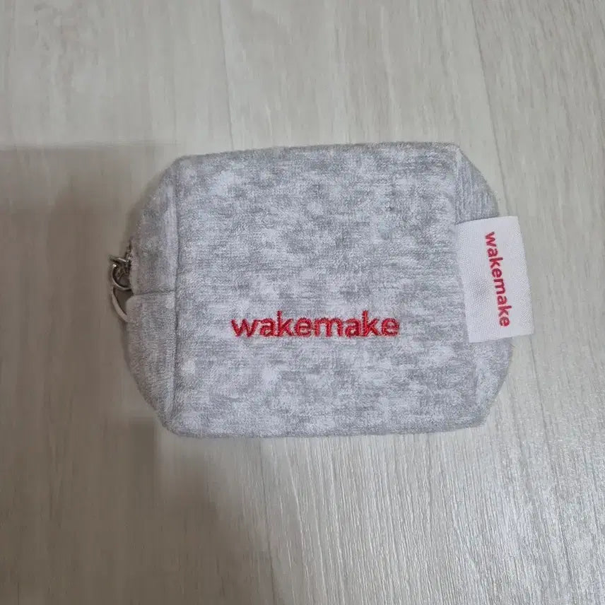 [BUNJANG] WAKEMAKE Pouch / 웨이크메이크 증정 파우치 팝니다