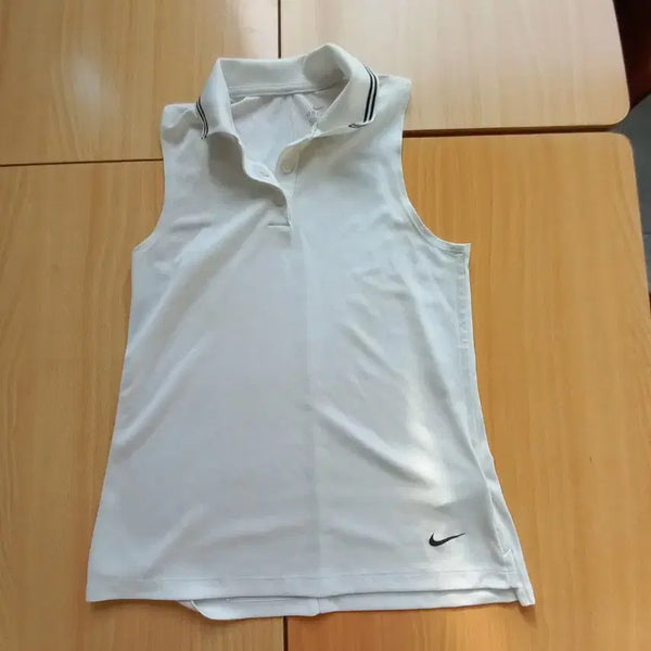 [BUNJANG] Nike Women's White Sleeveless Golf Top / 나이키 민소매 골프 의류 흰색