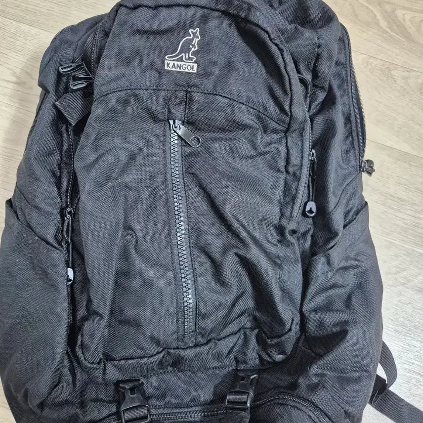 [BUNJANG] Kangol Black Backpack / 캉골 백팩 블랙