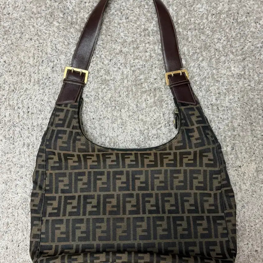 [BUNJANG] Fendi Hobo Bag / 펜디 호보백