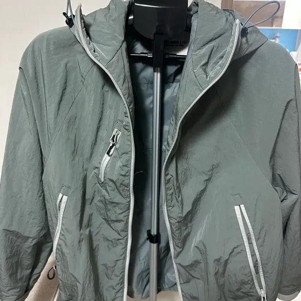 [BUNJANG] Uniform Bridge Padded Windbreaker / 유니폼 브릿지 패디드 바람막이